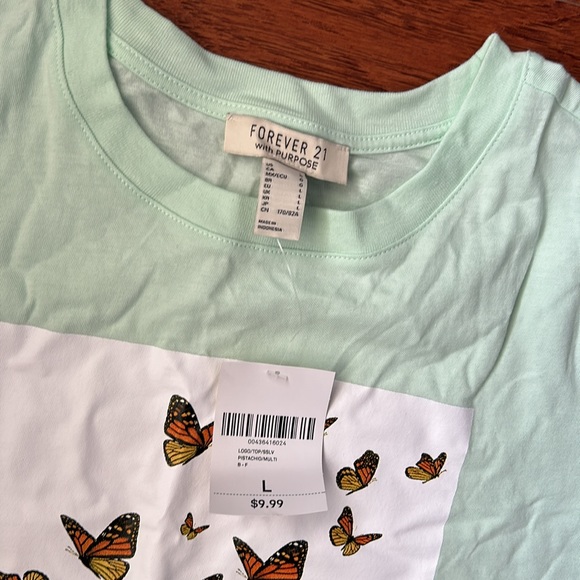 Forever 21 butterfly shirt - Picture 2 of 3